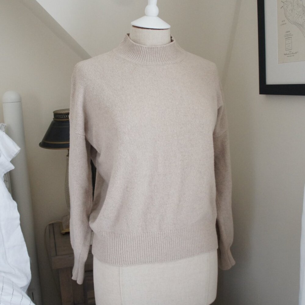 Cuyana Beige Oatmeal Mock Neck 100% Cashmere Italian Wool Sweater Size Medium